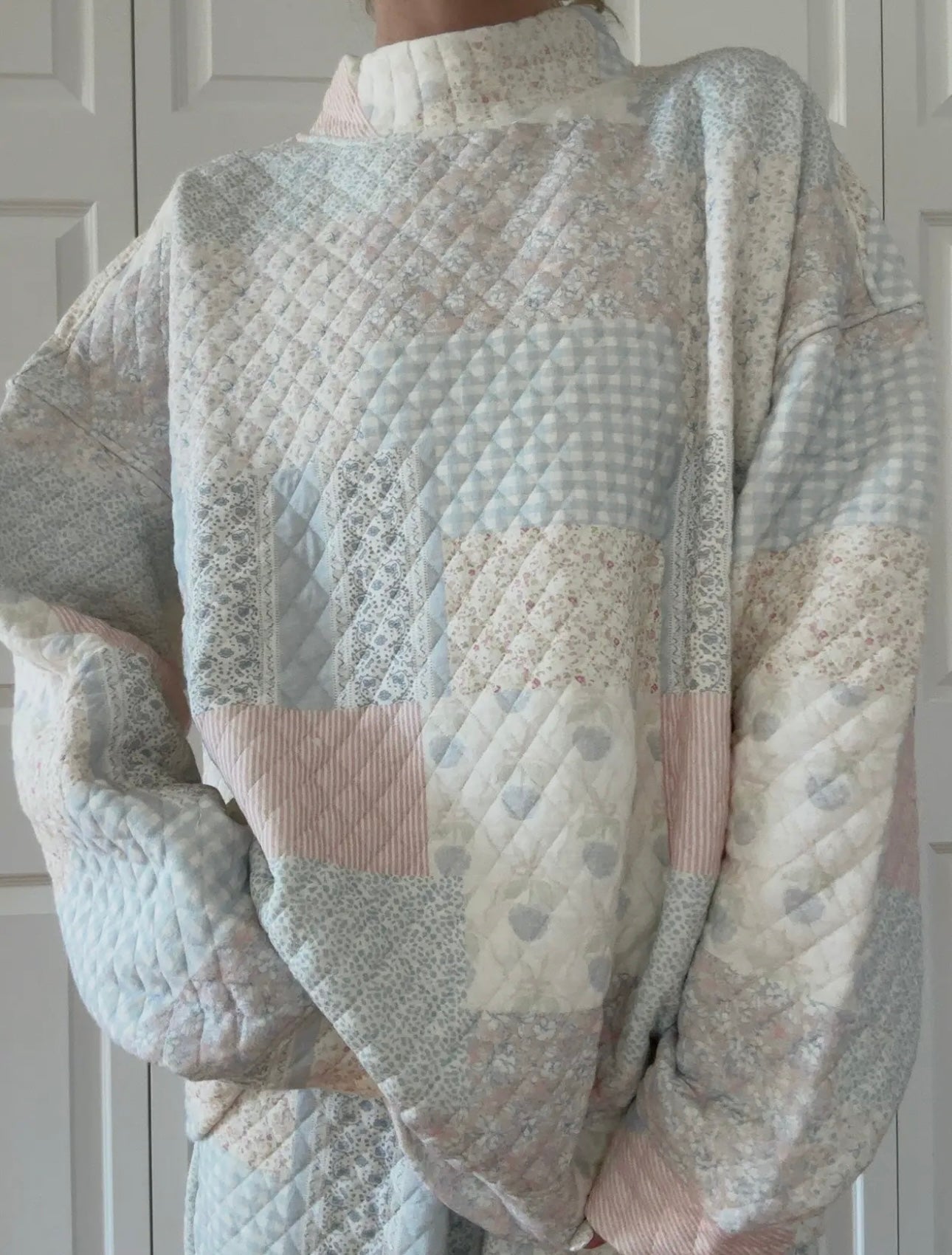 Quilted Mockneck Sweatshirt